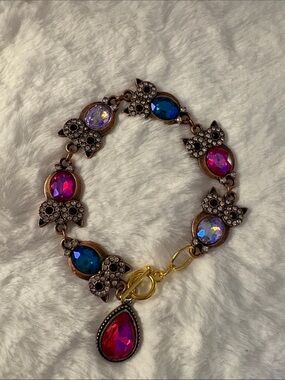 Multicolor AustralianCrystal Bow Bracelet with Pink Teardrop Charm